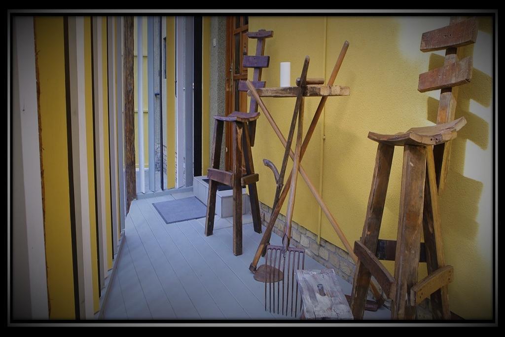 Happy Colours In Old Town Apartamento Kecskemét Exterior foto
