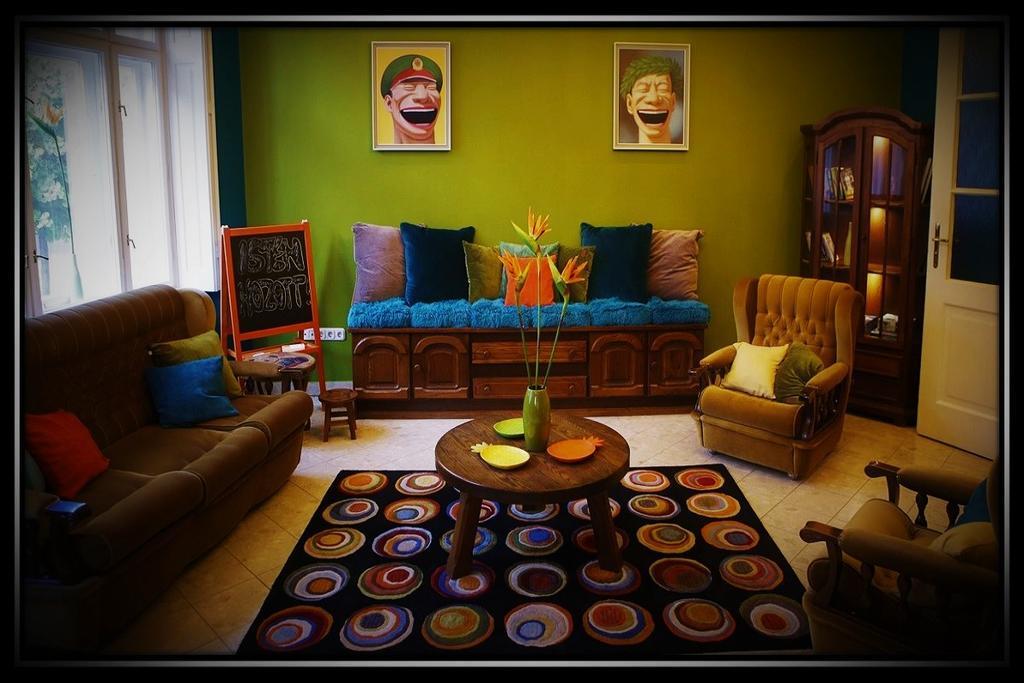 Happy Colours In Old Town Apartamento Kecskemét Exterior foto