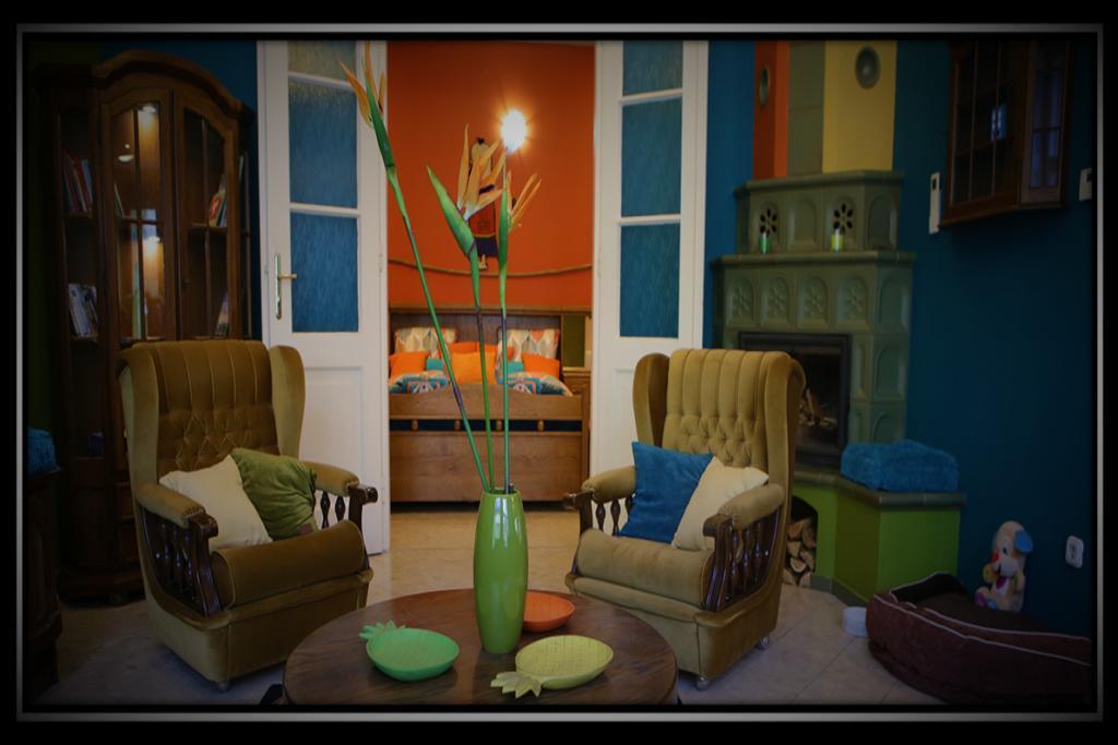 Happy Colours In Old Town Apartamento Kecskemét Exterior foto